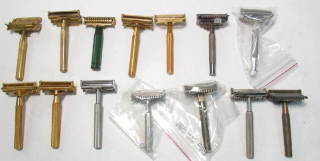 ASSORTED VINTAGE VALET AUTOSTROP SE SAFETY RAZORS (1 of 1)