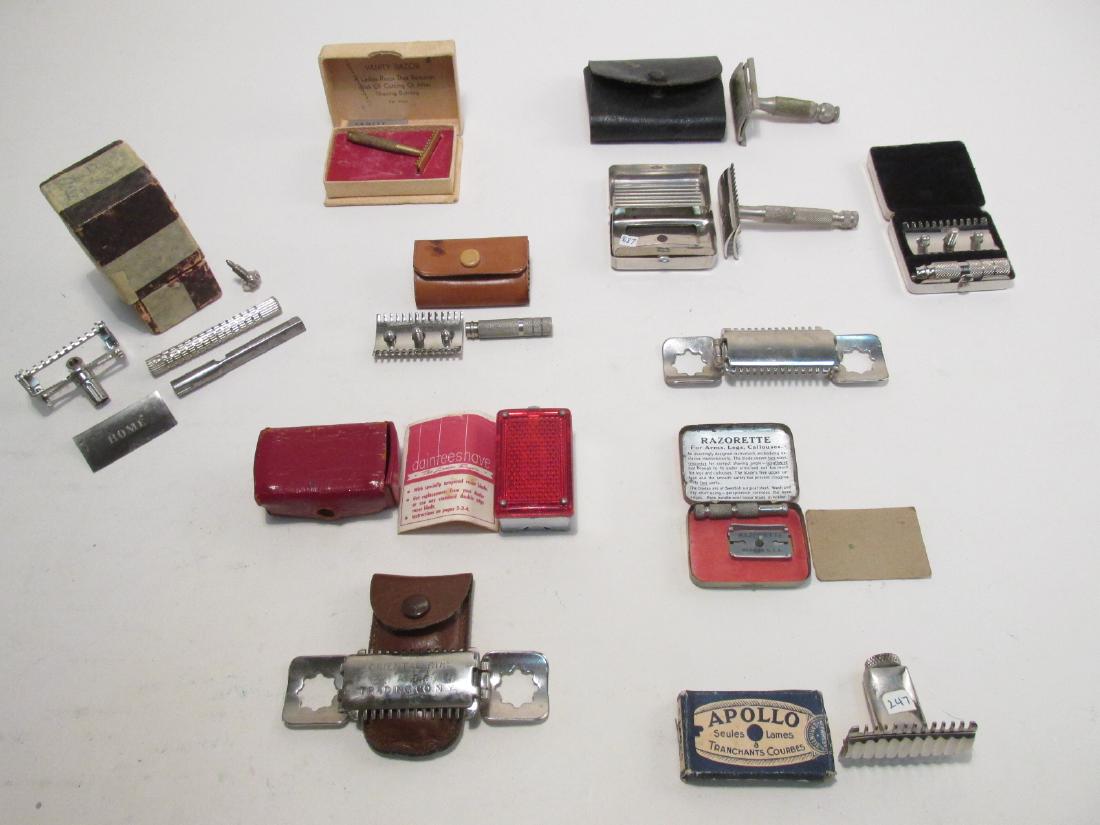 VINTAGE MINIATURE SAFETY RAZORS: DAINTEESHAVE, FEA (1 of 10)