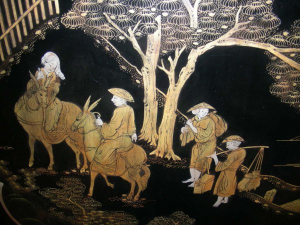 CHINESE LACQUERED GILT DECORATED 4 PANEL SCREEN - 9