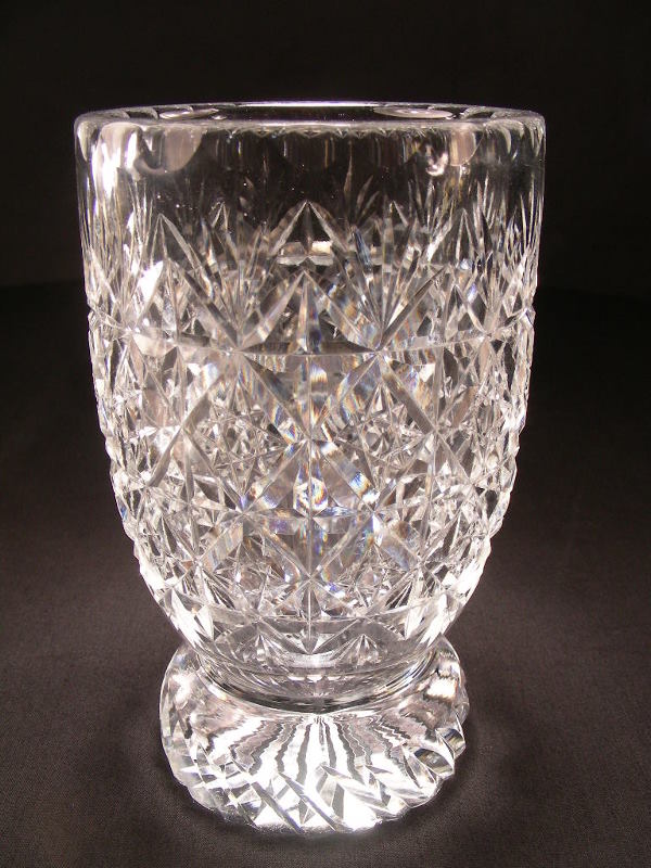 THOMAS WEBB ENGLISH CRYSTAL SPOONER: Measures 5 1/2" tall x 3 1/2" wide. Good condition.