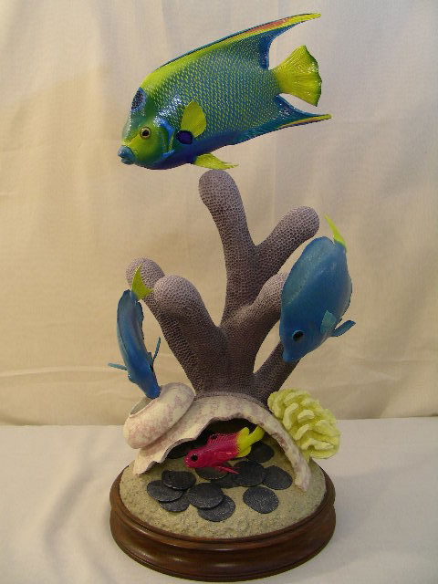 CHAMPIONSHIP ANGEL FISH WOOD CARVING DAVID JOHNSON: Measures 24" high x 12" wide.