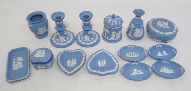 WEDGWOOD BLUE JASPERWARE POTTERY 14 PCS (1 of 8)