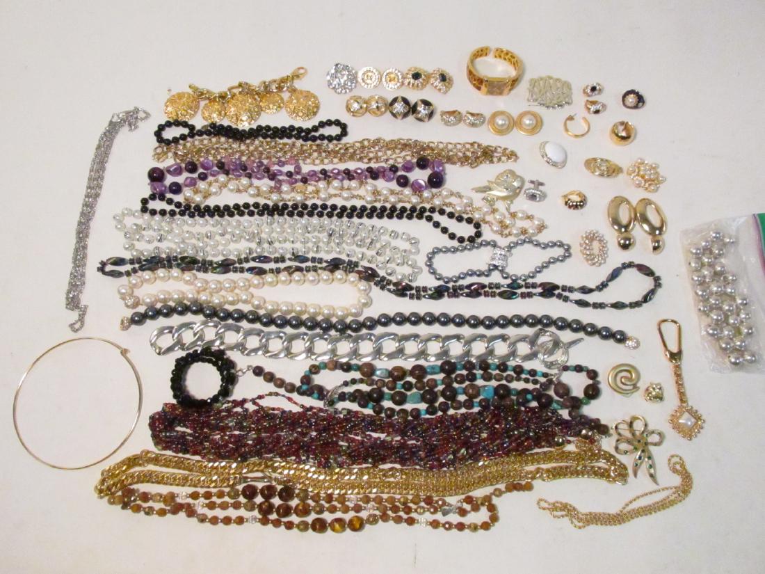 TRAY LOT LADIES COSTUME JEWELRY: NOLAN MILLER ETC. (1 of 13)