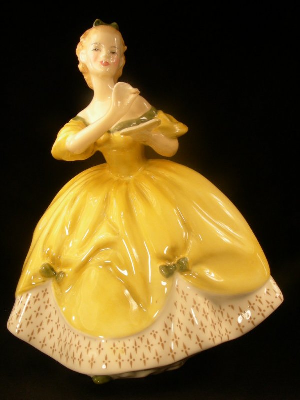 ROYAL DOULTON PORCELAIN FIGURINE THE LAST WALTZ