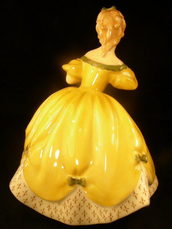 ROYAL DOULTON PORCELAIN FIGURINE THE LAST WALTZ - 2