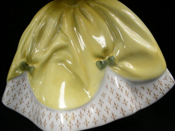 ROYAL DOULTON PORCELAIN FIGURINE THE LAST WALTZ - 4