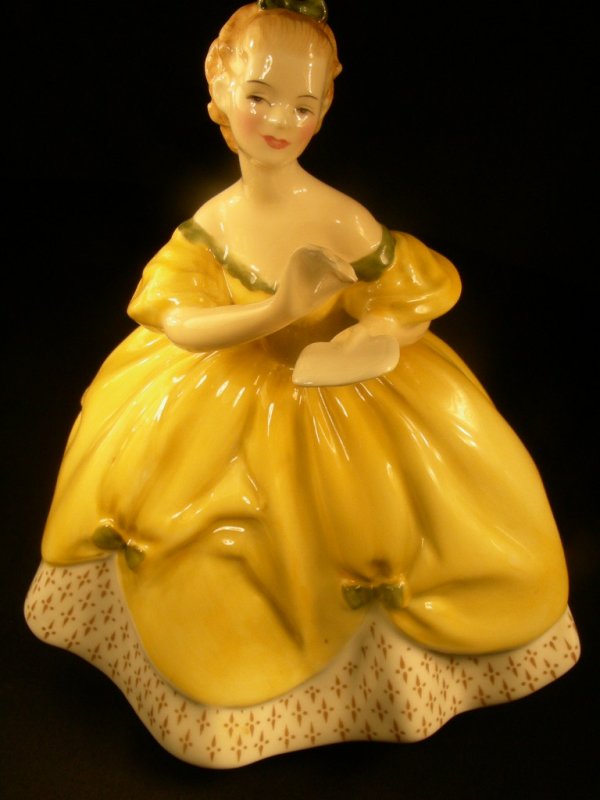 ROYAL DOULTON PORCELAIN FIGURINE THE LAST WALTZ - 5