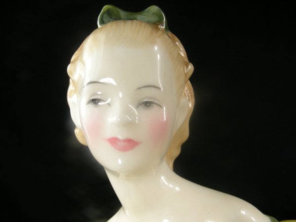 ROYAL DOULTON PORCELAIN FIGURINE THE LAST WALTZ - 6