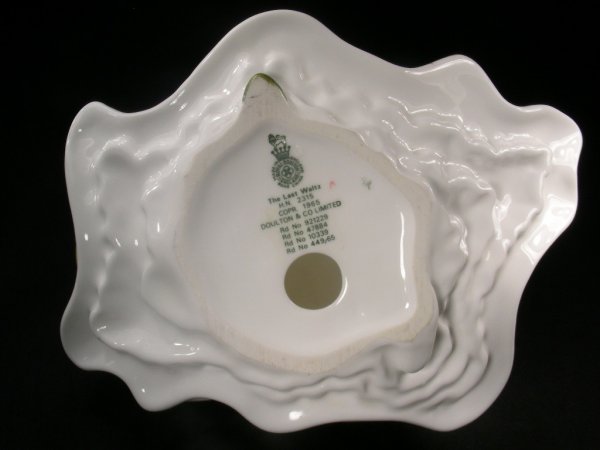 ROYAL DOULTON PORCELAIN FIGURINE THE LAST WALTZ - 8