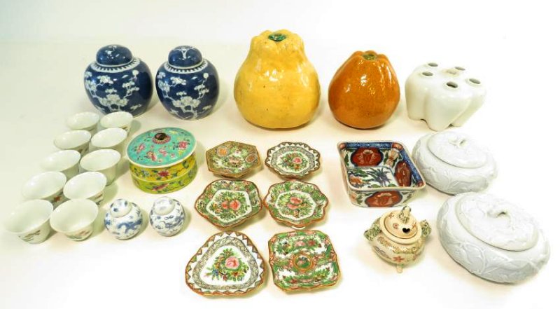 BOX LOT ASSORTED CHINESE, ETC. CERAMICS (1 of 11)