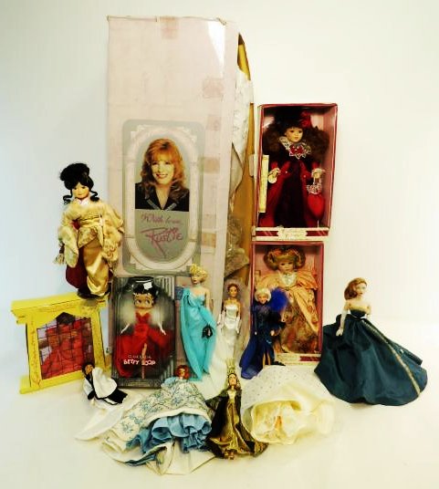 ASSORTED COLLECTORS DOLLS (1 of 12)