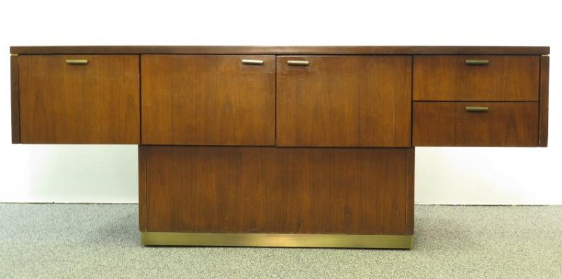 LARGE MID CENTURY MODERN CREDENZA (1 of 9)