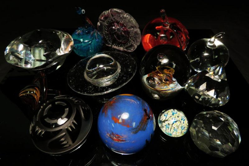 ASSORTED ART GLASS PAPERWEIGHTS: 12 PCS (1 of 16)