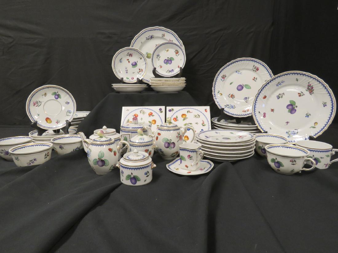 RICHARD GINORI ITALIAN FRUITS PORCELAIN DINNERWARE (1 of 8)