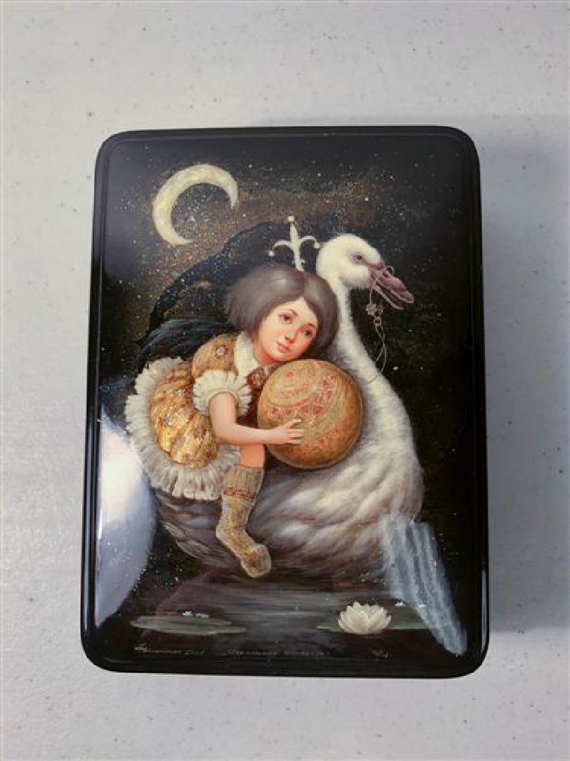 FEDOSKINO RUSSIAN LACQUER BOX: 'FANTASY' (1 of 4)