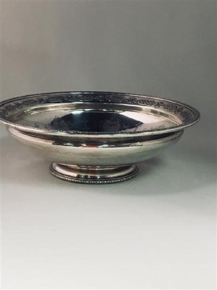 TOWLE LOUIS XIV STERLING SILVER BOWL: TOWLE LOUIS XIV STERLING SILVER BOWL: Measures: 10.5" x 3" tall. Condition: a few small dents. Weight: 429 grams.