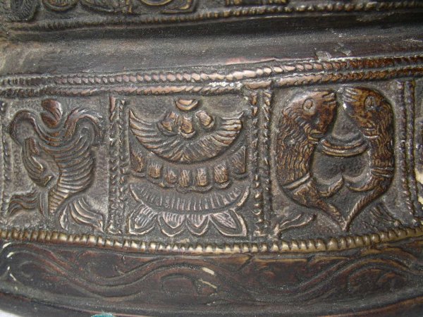 VINTAGE BRONZE / BRASS SCULPTURE OF BUDDHA - 5
