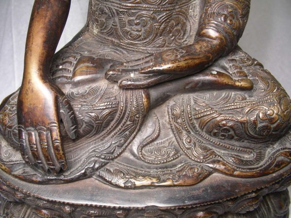 VINTAGE BRONZE / BRASS SCULPTURE OF BUDDHA - 7