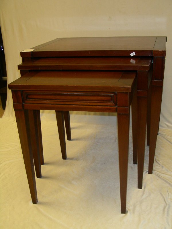 WOOD NESTING TABLES