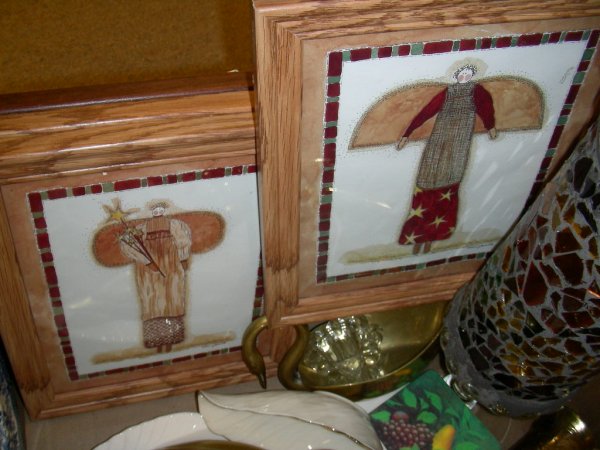 LOT BOX BRASS, SMALL PICTURES, GLASS ETC. - 9