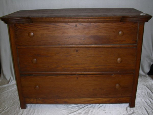 ANTIQUE OAK THREE DRAWER CHEST
