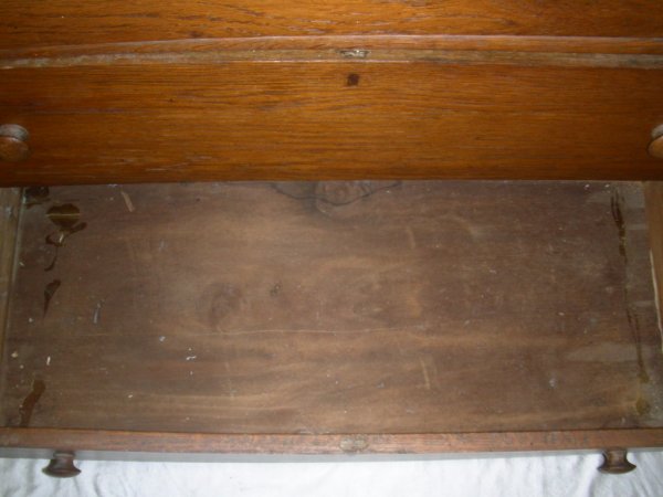 ANTIQUE OAK THREE DRAWER CHEST - 4