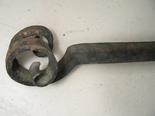 ANTIQUE SUNFLOWER IRON FIREPLACE ANDIRONS SCREEN - 10