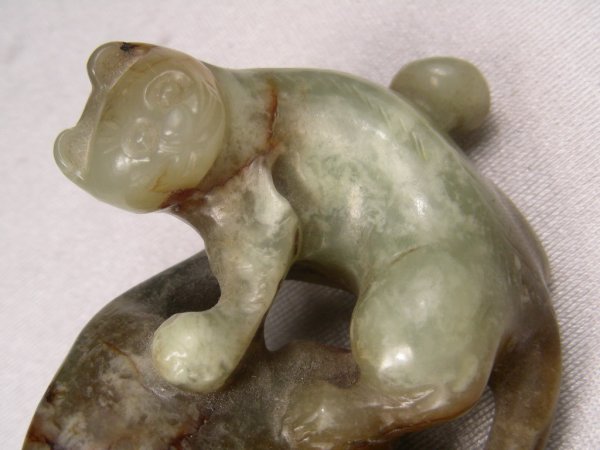CARVED CHINESE JADE FIGURAL GROUP CAT & KITTEN - 6