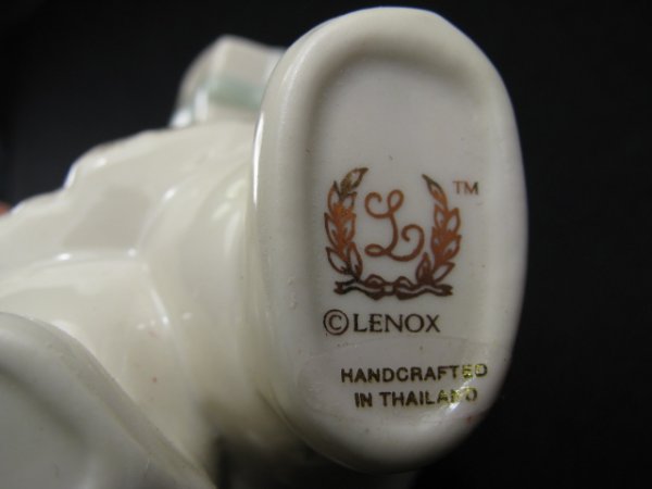 LENOX PORCELAIN 2003 CHRISTMAS SANTA ORNAMENT - 4