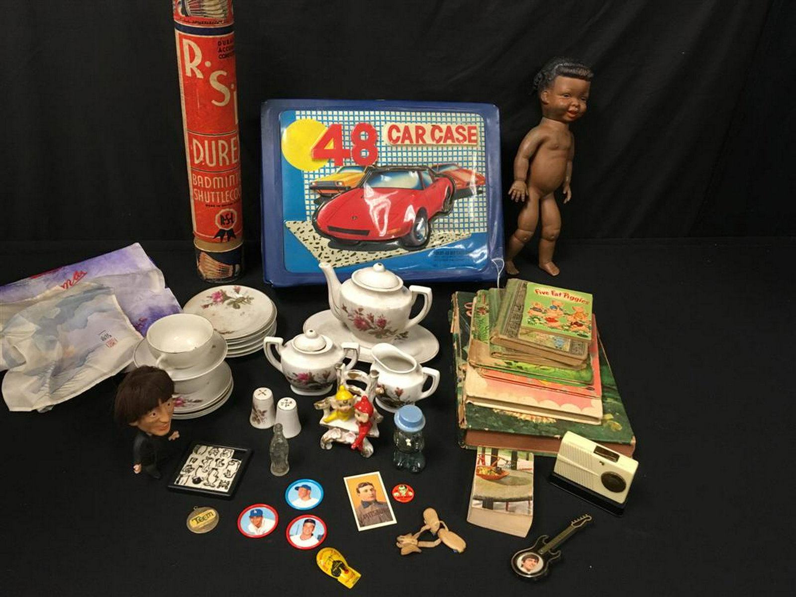 ANTIQUE & COLLECTIBLE CHILDRENS LOT: Antique & Collectible children's lot. Includes 7 books and booklets, 5 Fat Piggies, Mother Goose Nursery Tales, Little Wise Chicken that knew it all, Little Black Sambo, Mother Goose, The Wishing Well