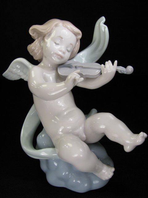 LLADRO FIGURINE ANGELIC MUSIC 6838 RETIRED