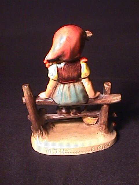 HUMMEL FIGURINE JUST RESTING 112/1 - 3