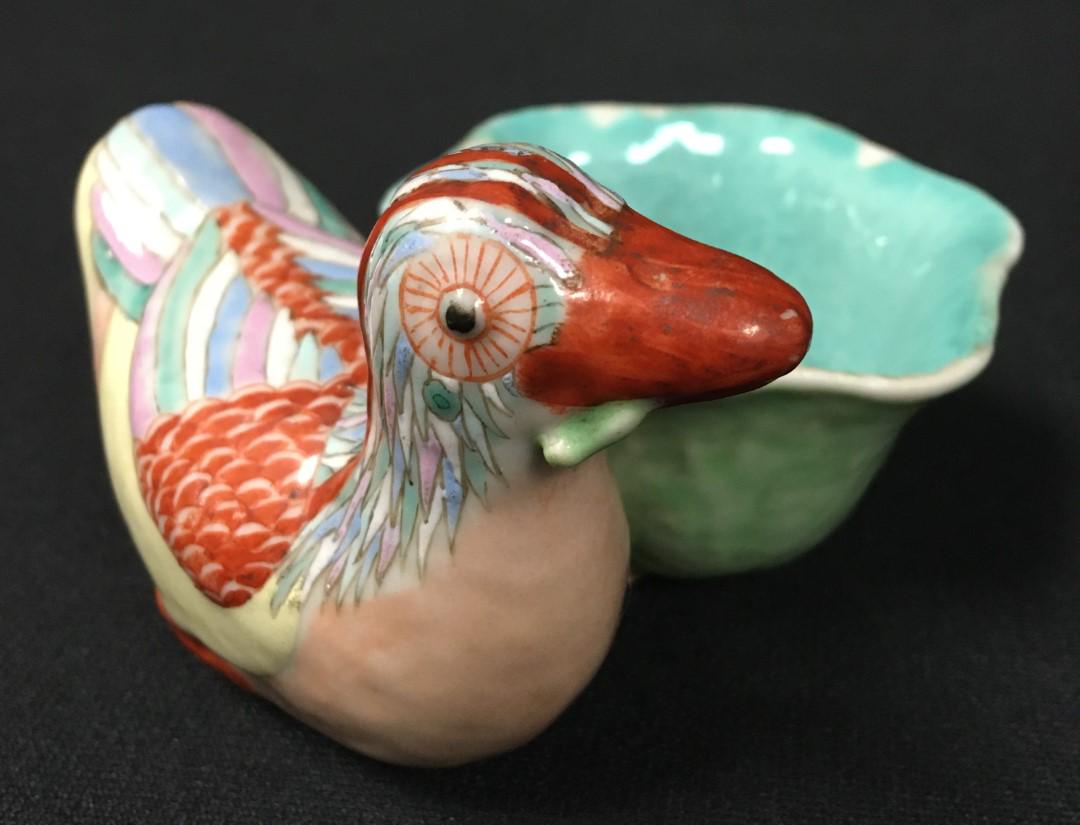 CHINESE MID 19TH C QING PORCELAIN DUCK BRUSH WASHE: Chinese mid 19th century Qing Dynasty porcelain duck form brush washer. Beautiful enamels. Unsigned. Condition: a few small glaze skips to rim of bowl, no cracks or repairs, see images. Weight: .3 lbs