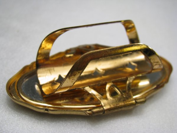 EIGHT VINTAGE COLLECTIBLE COMPACT LIPSTICK CASES - 6