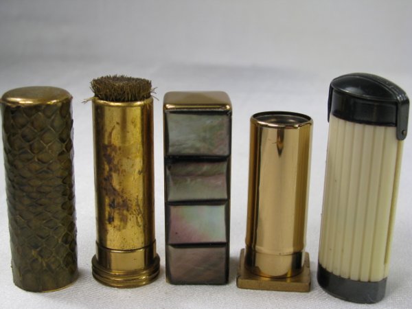 EIGHT VINTAGE COLLECTIBLE COMPACT LIPSTICK CASES - 8