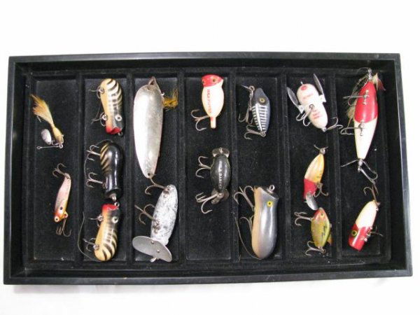 15 FISHING LURES HEDDON SOUTH BEND SHAKESPEARE ETC: Fifteen vintage fishing lures. Four Heddon - Tiny Runt, "Fuzzy" Tiny Crazy Crawler, Sonic, Midget Digit. Two wooden South Bend - Nip I Diddee, Pin Weedless Oreno. One Shakespeare Mouse - Glo Lite Swim
