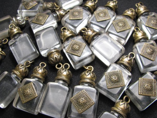 COSTUME JEWELRY LOT - PIECES AND PARTS - 3