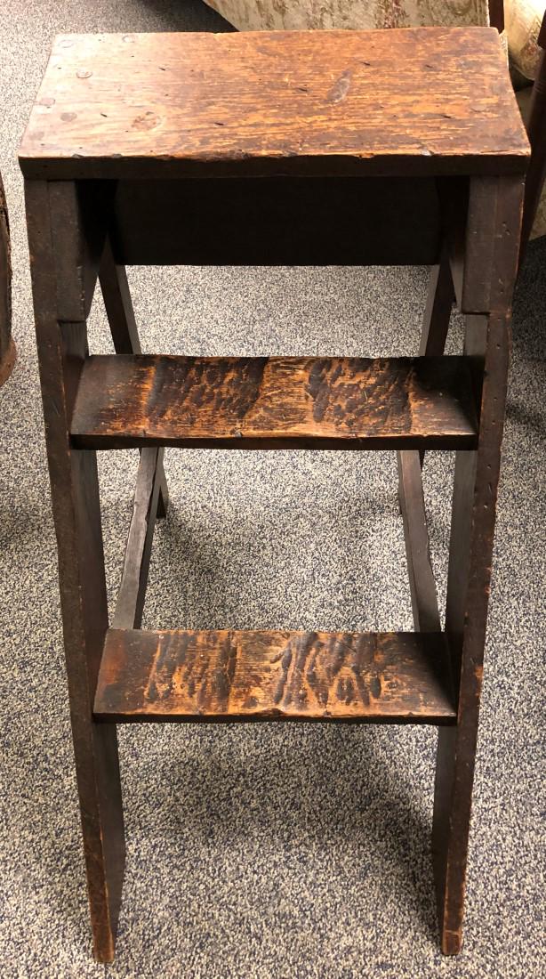 ANTIQUE 19TH C WALNUT STEP LADDER: Antique 19th century walnut step ladder measuring 28" tall x 16" wide and 25" deep. Static with peg construction. Condition: normal signs of age and use, see images. Weight: approx. 20 lbs.