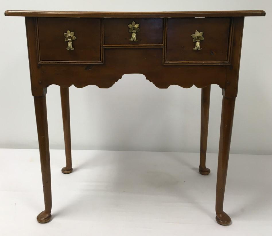 SMALL GEORGIAN CHERRYWOOD LOWBOY: A small Georgian cherrywood lowboy measuring 26.25" tall x 27.75" wide x 16.75" deep. Appears to be original hardware. Condition: good, no repairs or major damages, expected wear to finish, see images