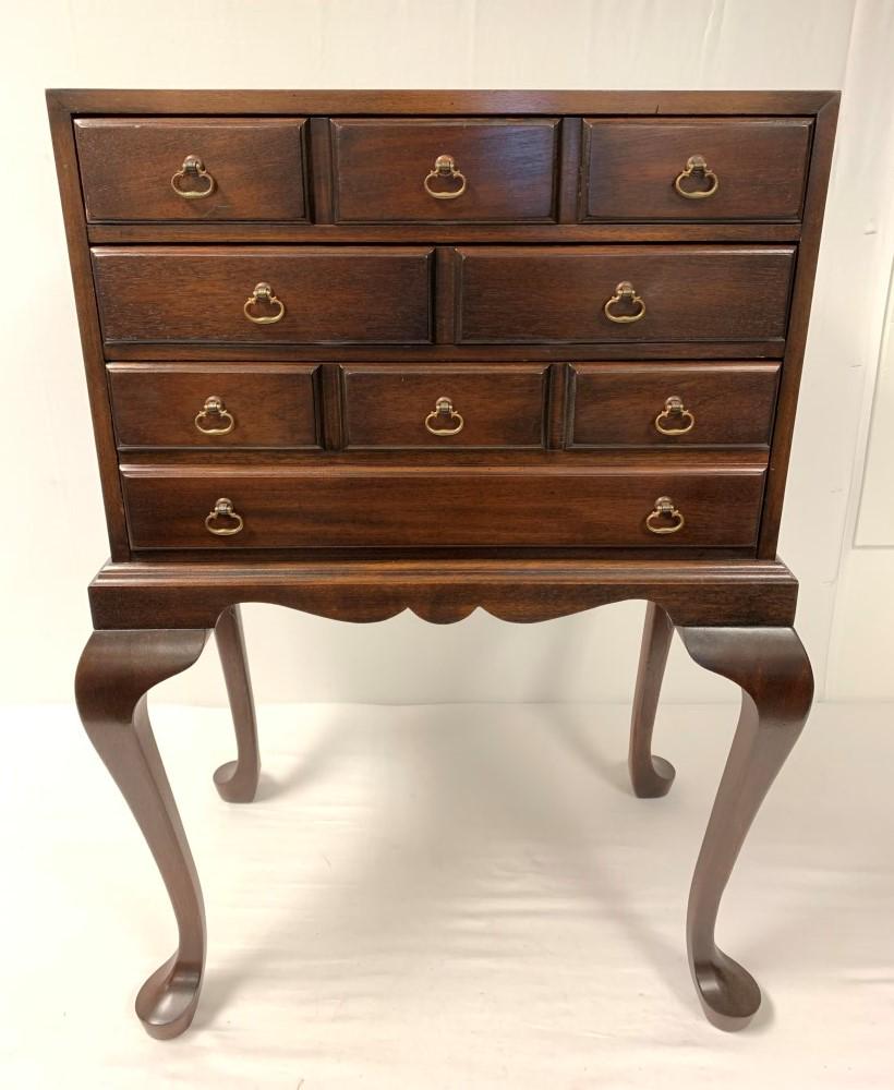 HICKORY CHAIR QUEEN ANNE STYLE SILVER CHEST: Hickory Chair Company Queen Anne style silver chest. Measures 35.1" tall x 25.5" wide and 16.1" deep. Condition: minor signs of wear to hardware and wood finish, some small dents and scratches, see im
