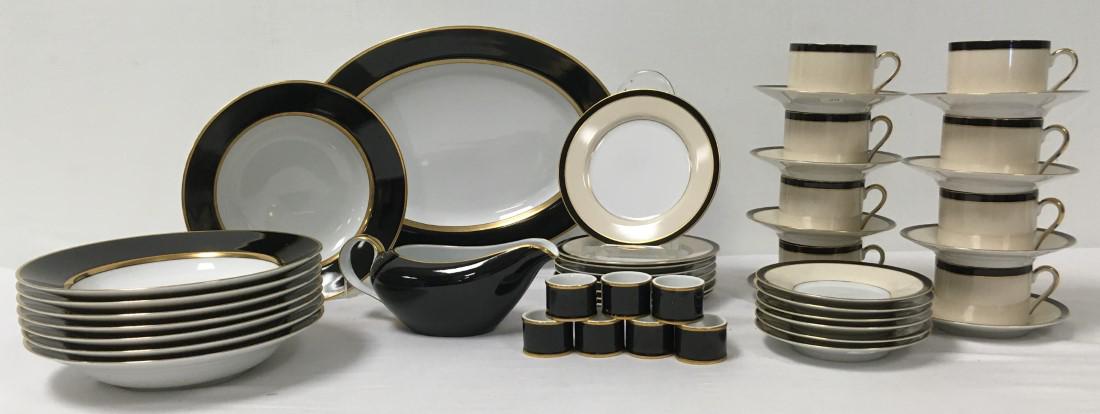 FITZ & FLOYD RENAISSANCE & MONTMARTRE DINNERWARE: Fitz & Floyd "Renaissance" and "Montmartre" pattern porcelain dinnerware. Includes (12) Renaissance 9.25" wide soup bowls, (8) Montmartre 6.5" bread plates, (14) Montmartre 5.6" saucers, (8) Montmartr