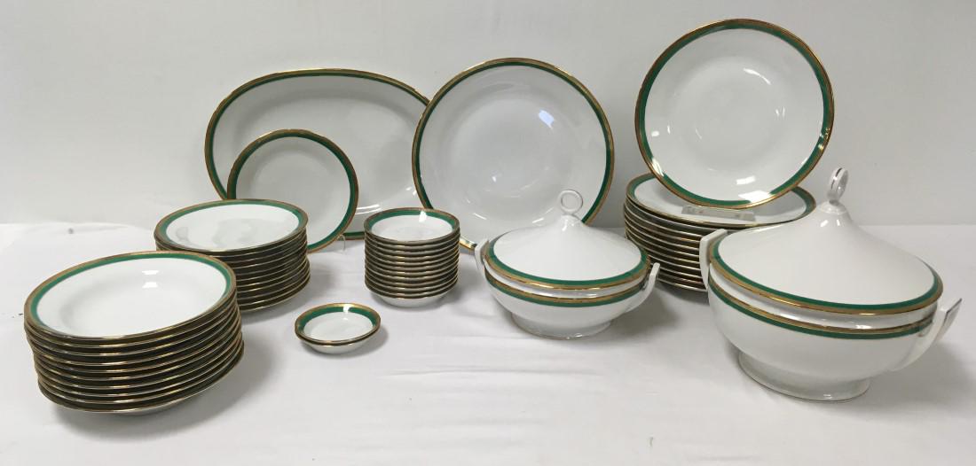 RICHARD GINORI PORCELAIN DINNERWARE 52 PCS: Richard Ginori parcel gilt porcelain dinnerware. Includes (12) 10.5" plates, (12) 8" plates, (10) 8.5" low bowls, (12) 5.25" low bowls, (2) 4.25" low bowls, (1) 10" tall lidded and handled tureen, (1)