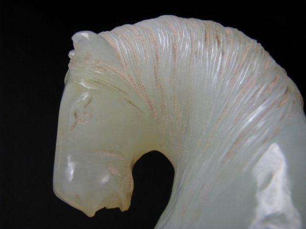 19TH CENTURY CHINESE CARVED JADE HORSE - 4