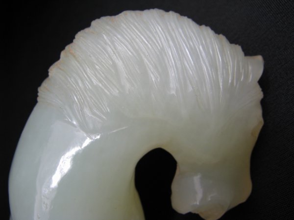 19TH CENTURY CHINESE CARVED JADE HORSE - 5