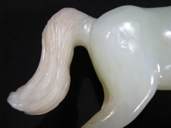 19TH CENTURY CHINESE CARVED JADE HORSE - 6