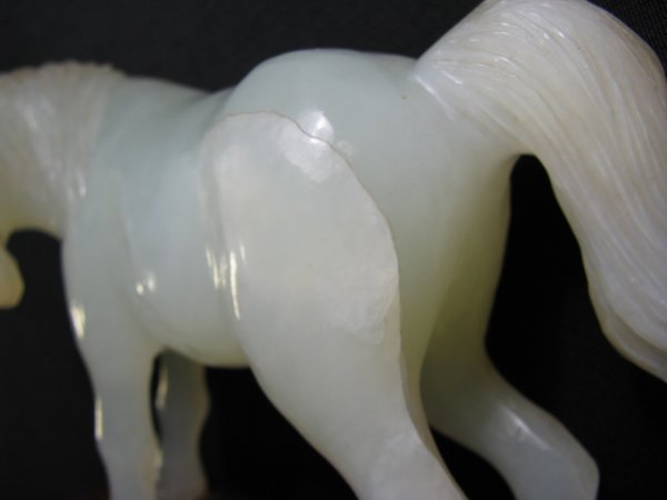 19TH CENTURY CHINESE CARVED JADE HORSE - 7