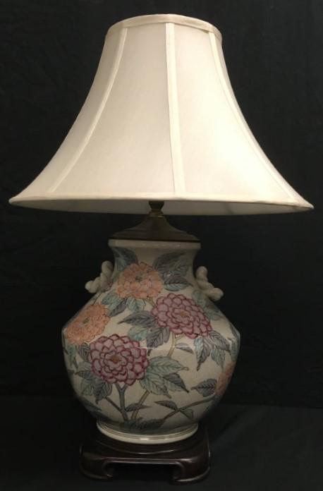 VINTAGE WILDWOOD CHINESE STYLE PORCELAIN TABLE LAMP (1 of 8)
