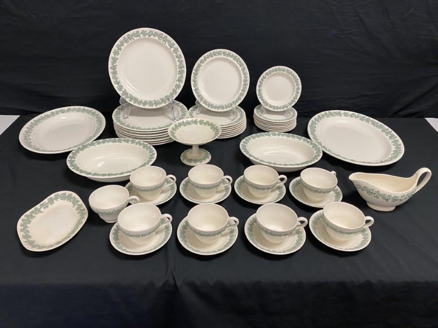 WEDGWOOD EMBOSSED GREEN QUEENSWARE DINNERWARE (1 of 15)