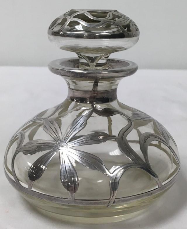 ANTIQUE ART NOUVEAU SILVER OVERLAY SCENT BOTTLE (1 of 8)