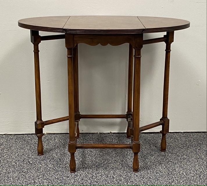 SMALL BAKER BURLED WOOD DROP LEAF SIDE TABLE (1 of 10)